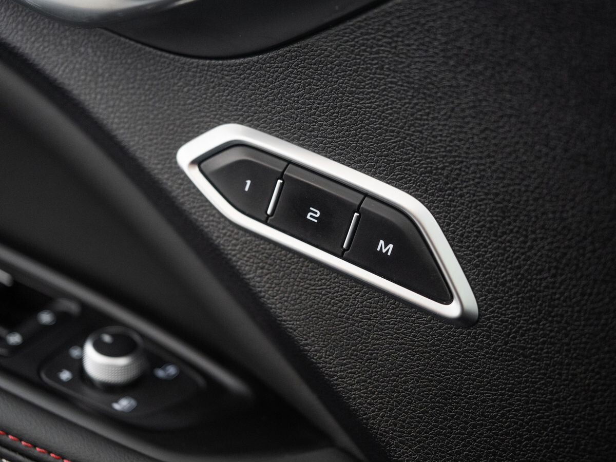 Geely Tugella 2024 - фото автомобиля