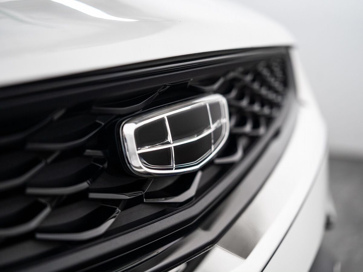 Geely Tugella 2024 - фото автомобиля