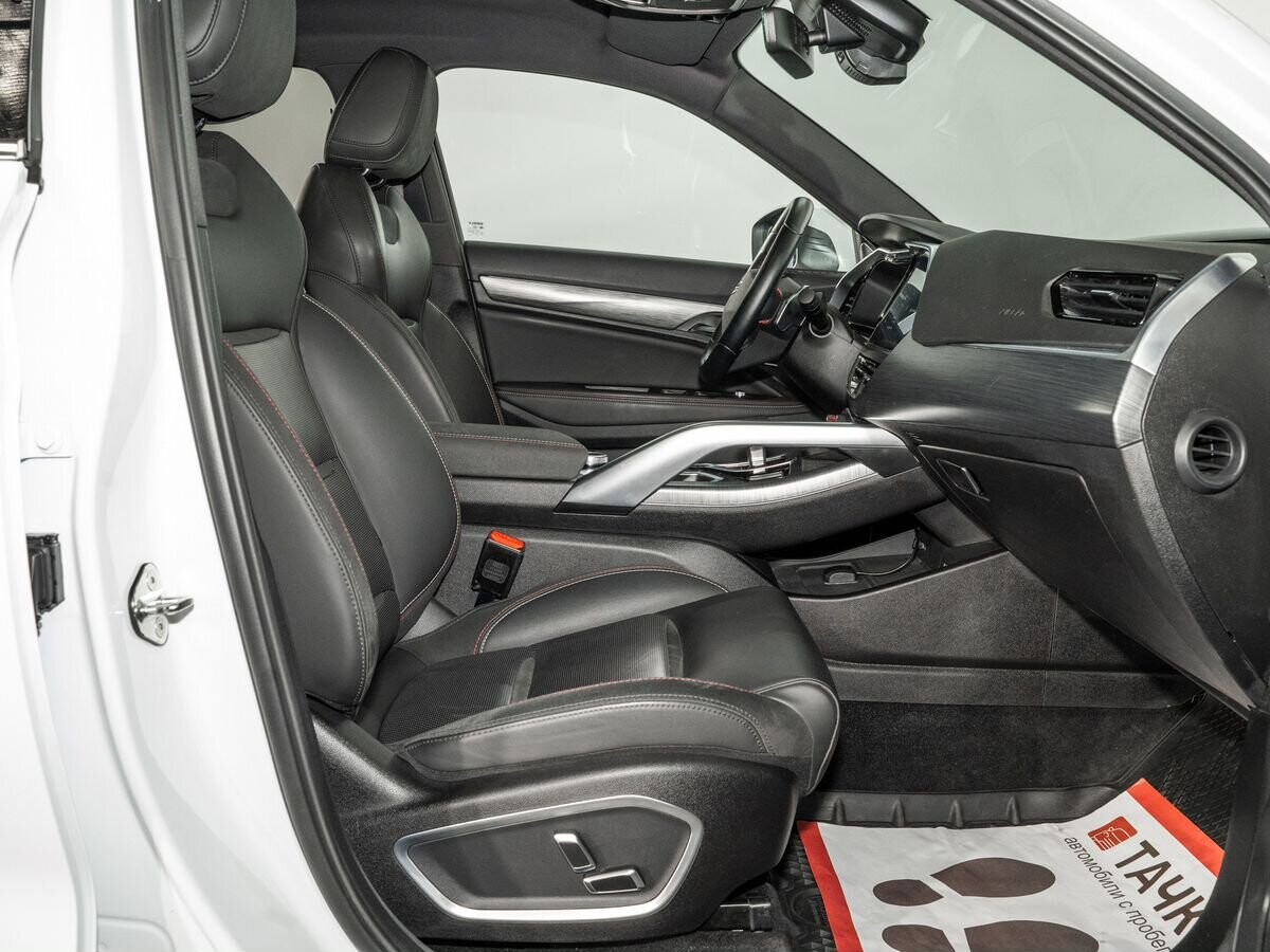 Geely Tugella 2024 - фото автомобиля