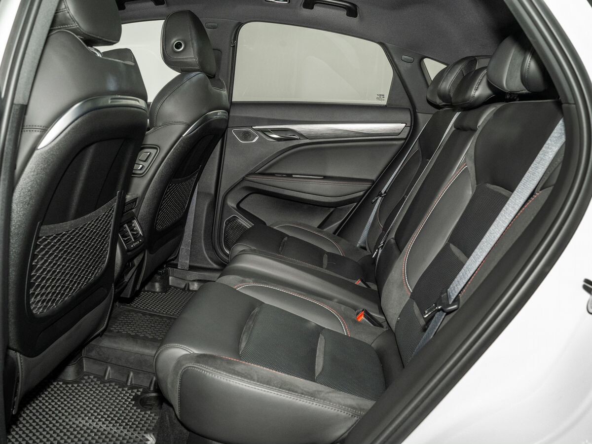 Geely Tugella 2024 - фото автомобиля