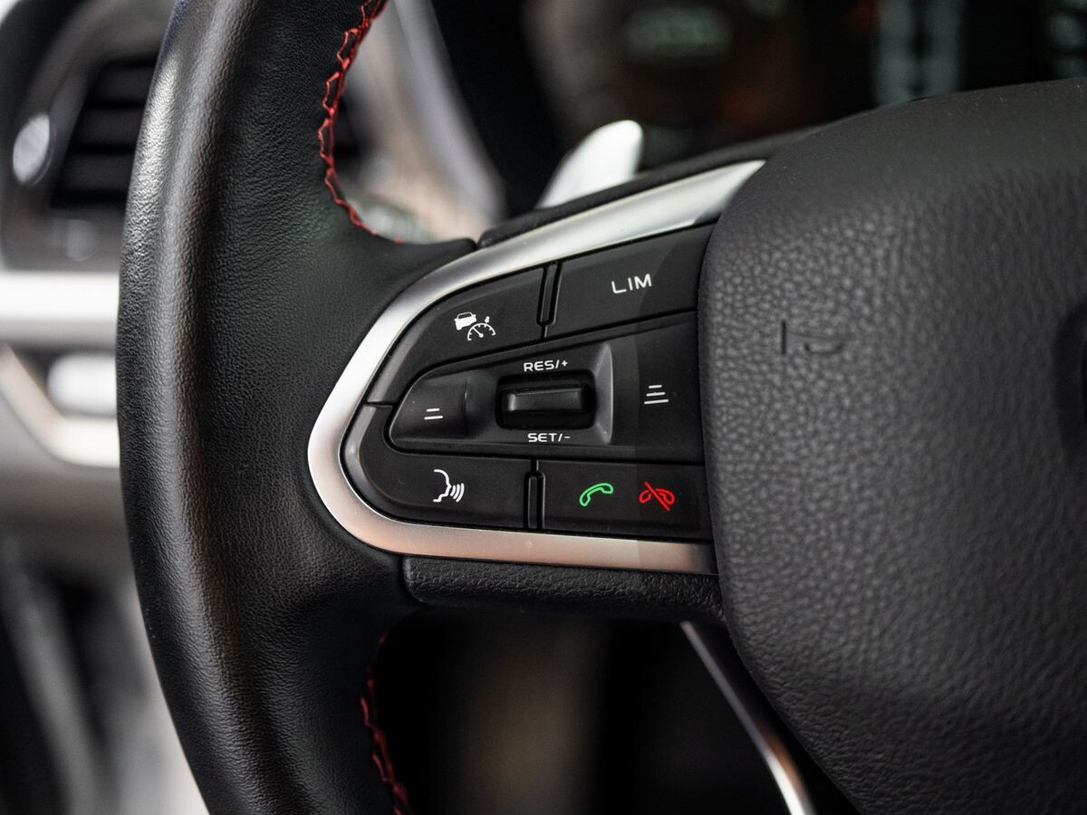 Geely Tugella 2024 - фото автомобиля