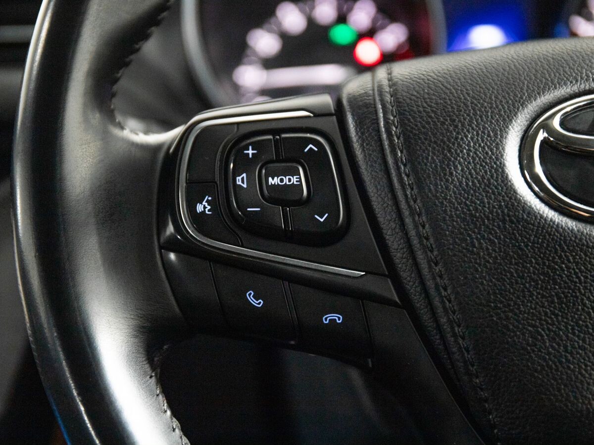 Toyota Avensis 2016 - фото автомобиля