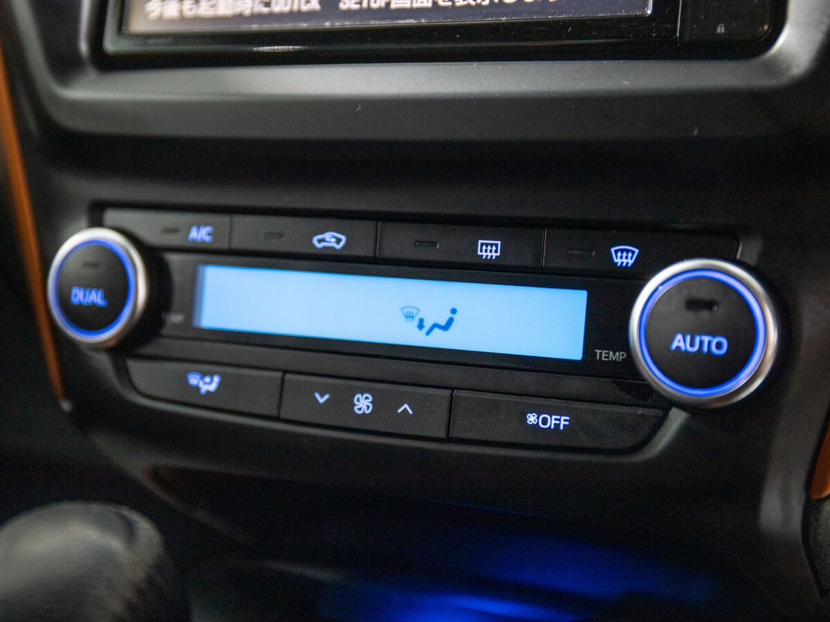 Toyota Avensis 2016 - фото автомобиля