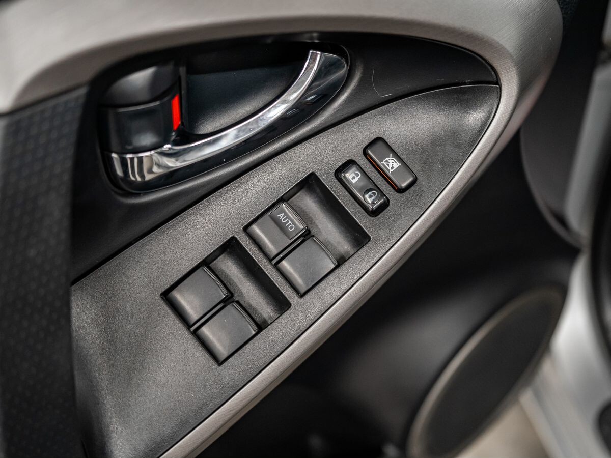 Toyota RAV4 2008 - фото автомобиля