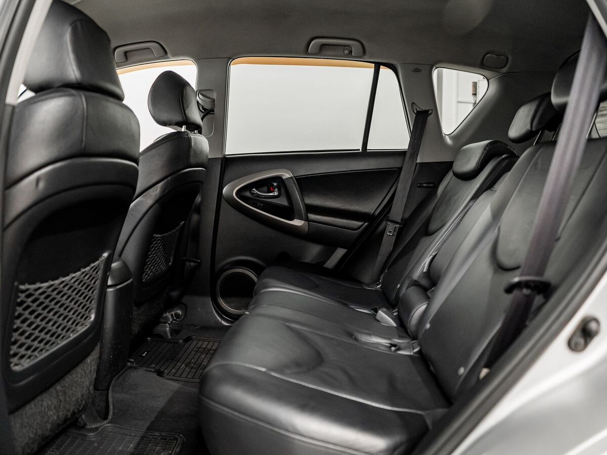 Toyota RAV4 2008 - фото автомобиля