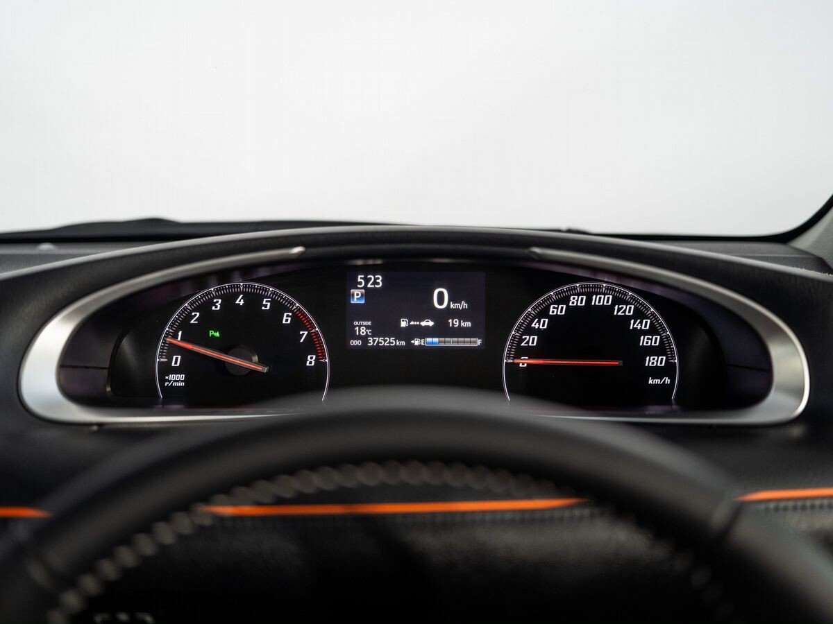 Toyota Sienta 2019 - фото автомобиля