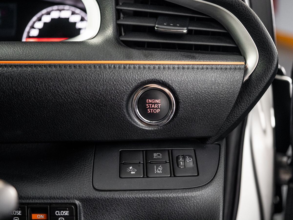 Toyota Sienta 2019 - фото автомобиля