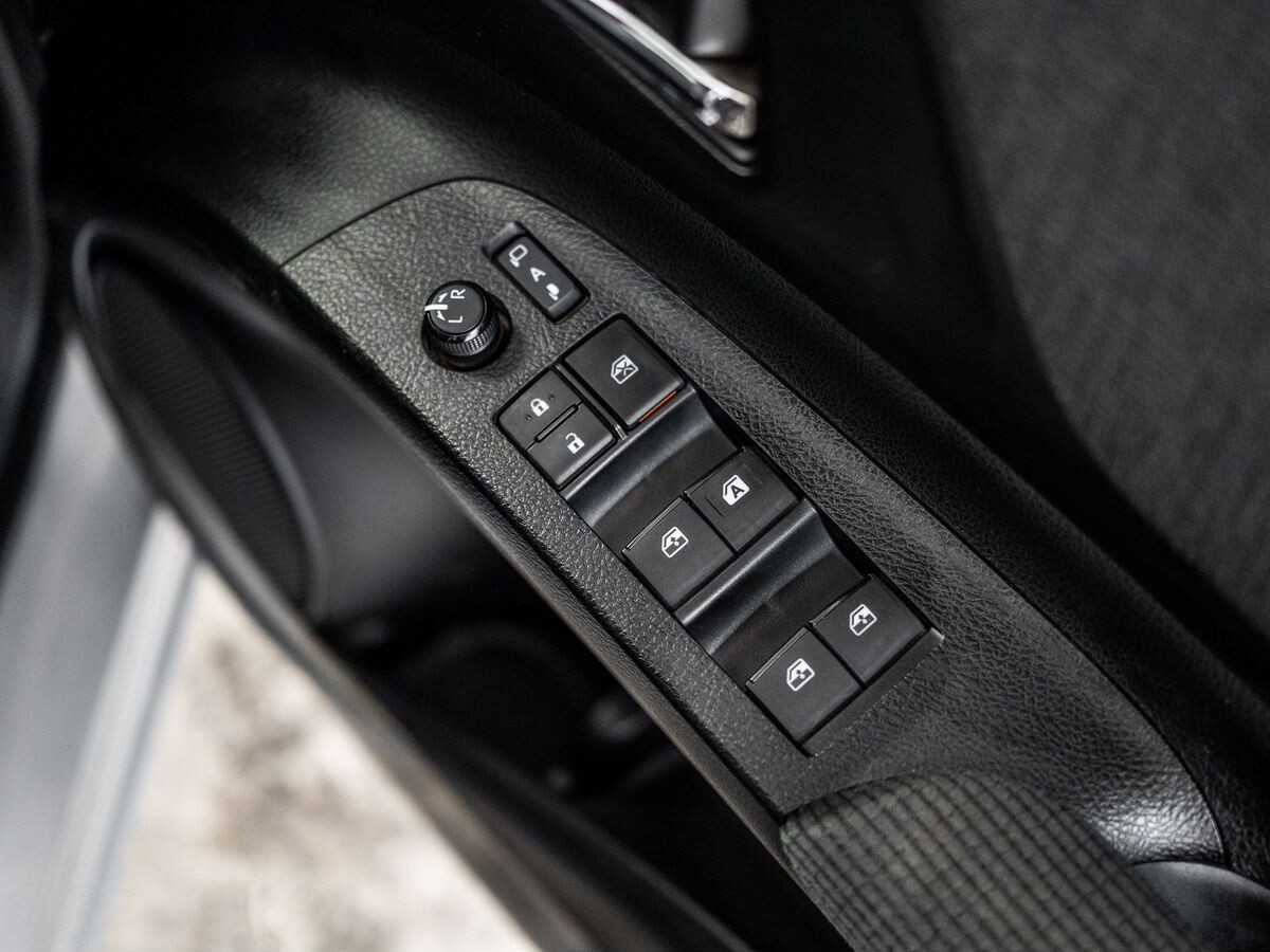 Toyota Sienta 2019 - фото автомобиля