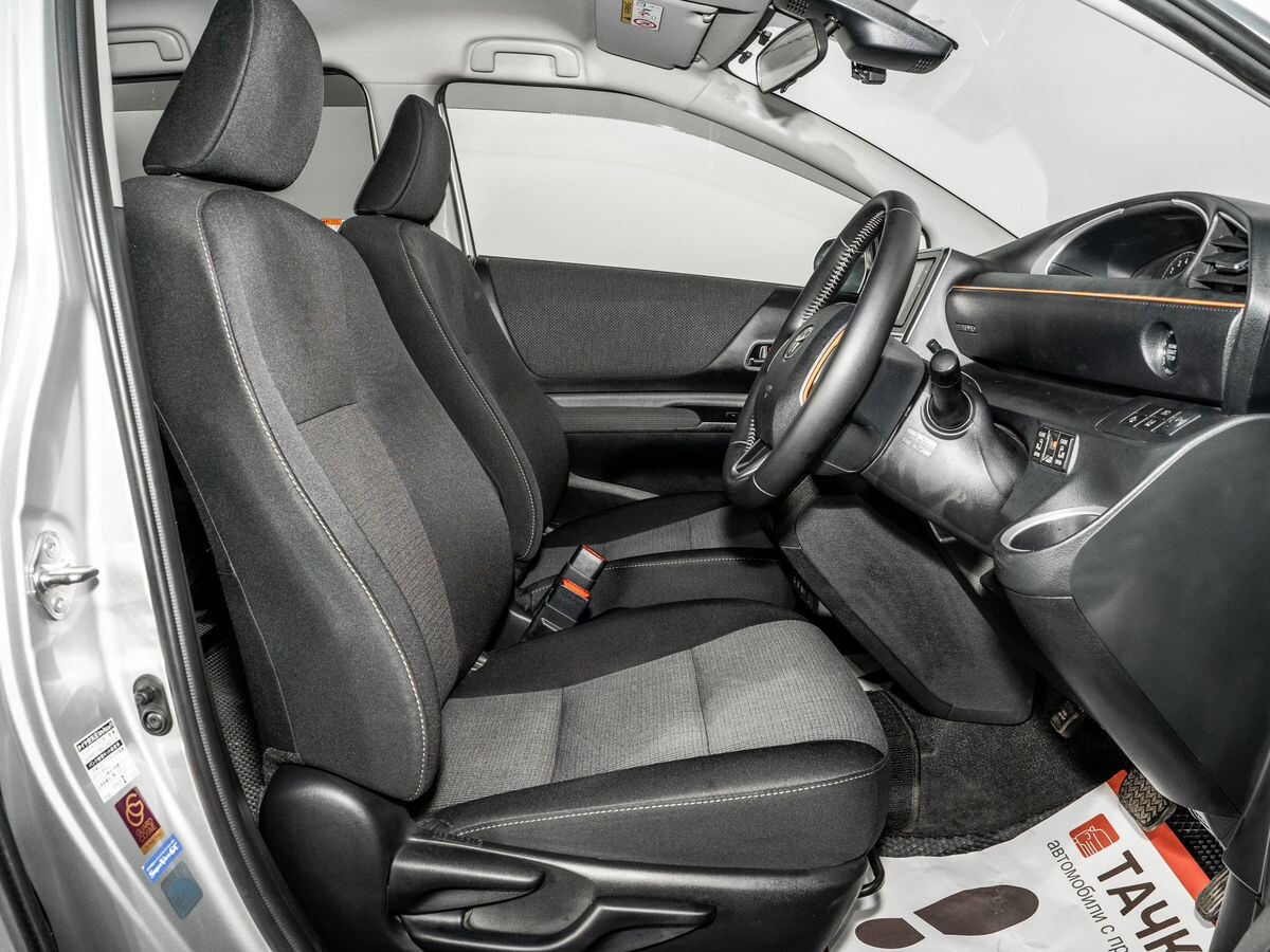 Toyota Sienta 2019 - фото автомобиля