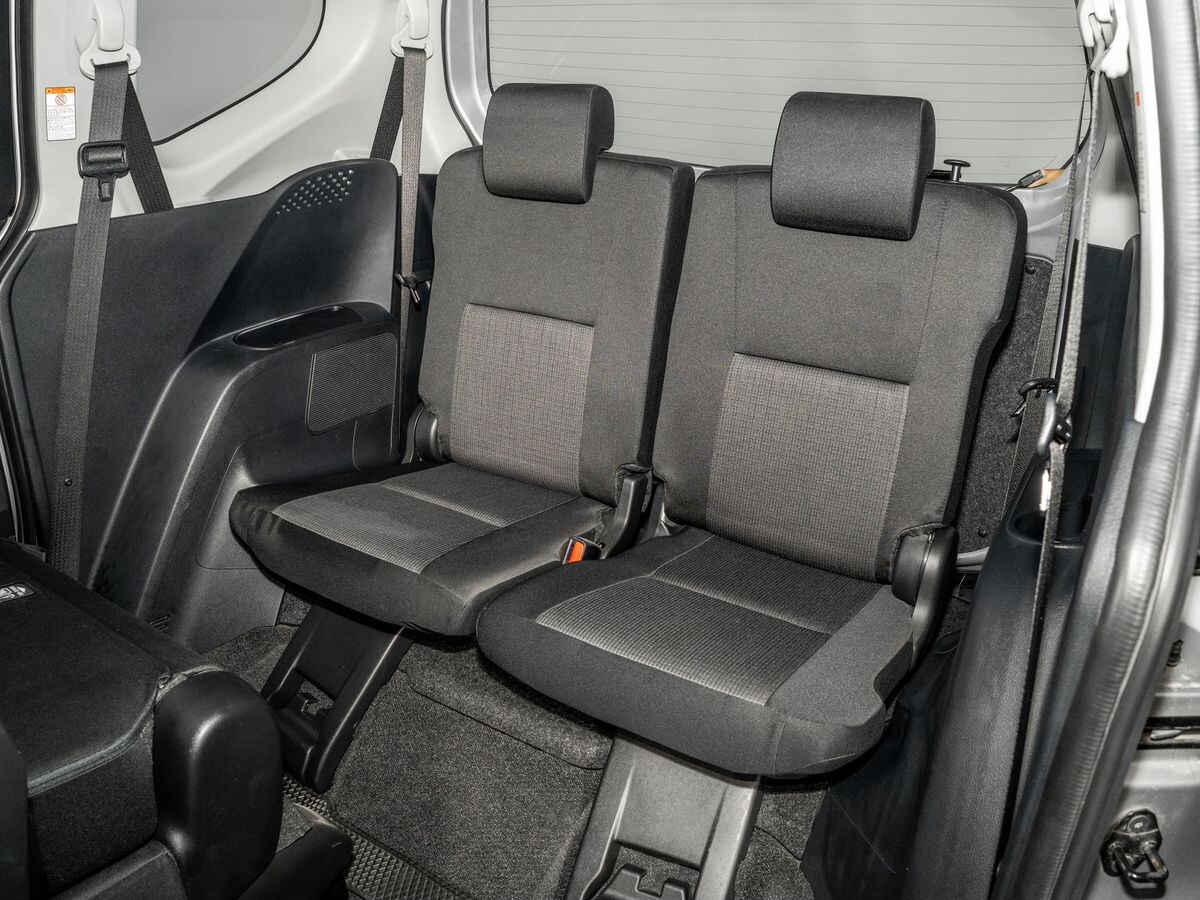 Toyota Sienta 2019 - фото автомобиля