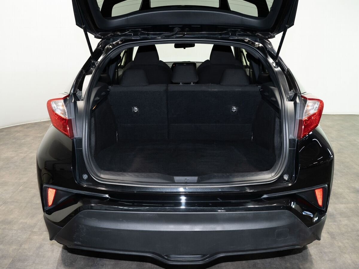 Toyota C-HR 2019 - фото автомобиля