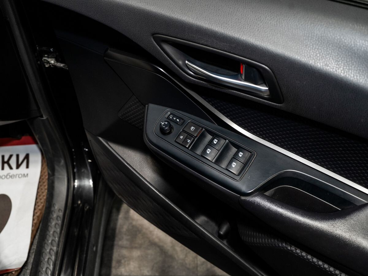 Toyota C-HR 2019 - фото автомобиля