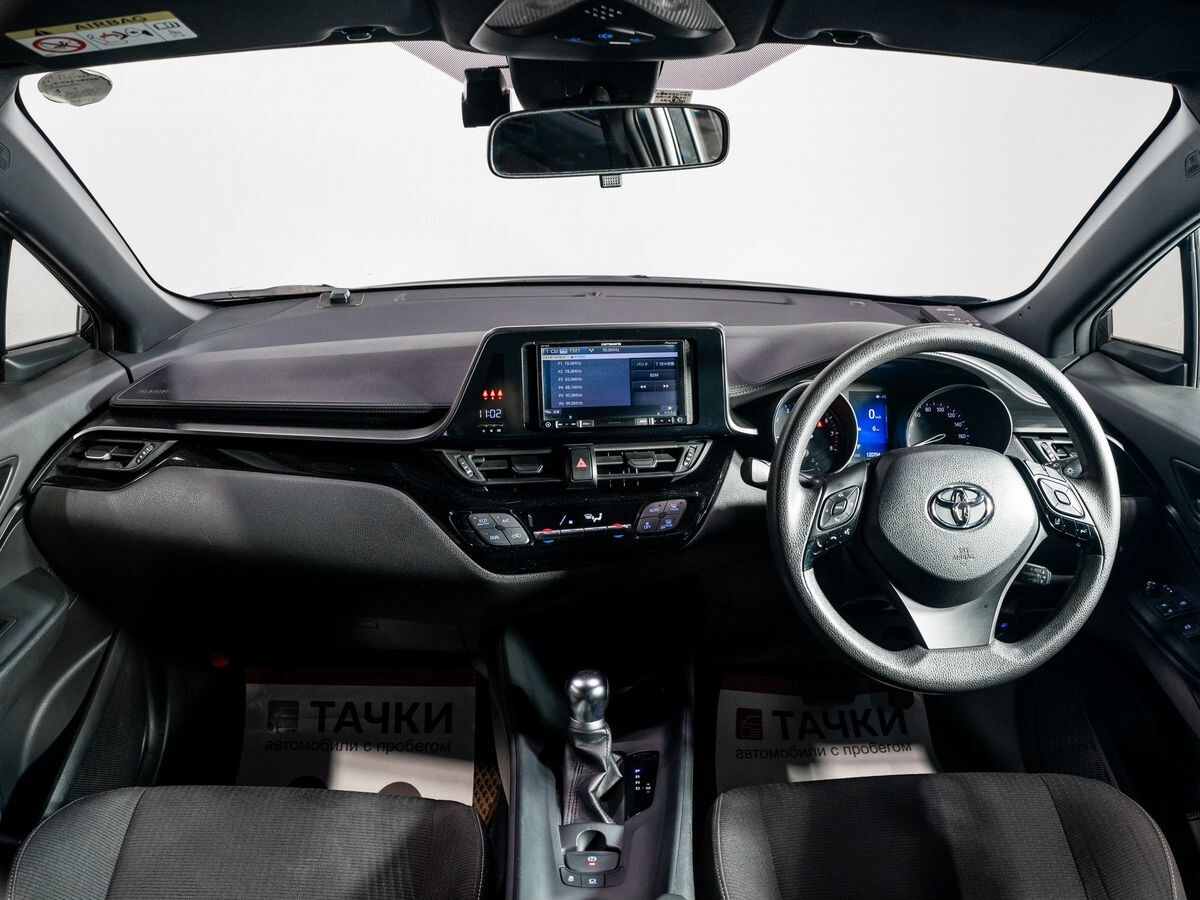 Toyota C-HR 2019 - фото автомобиля