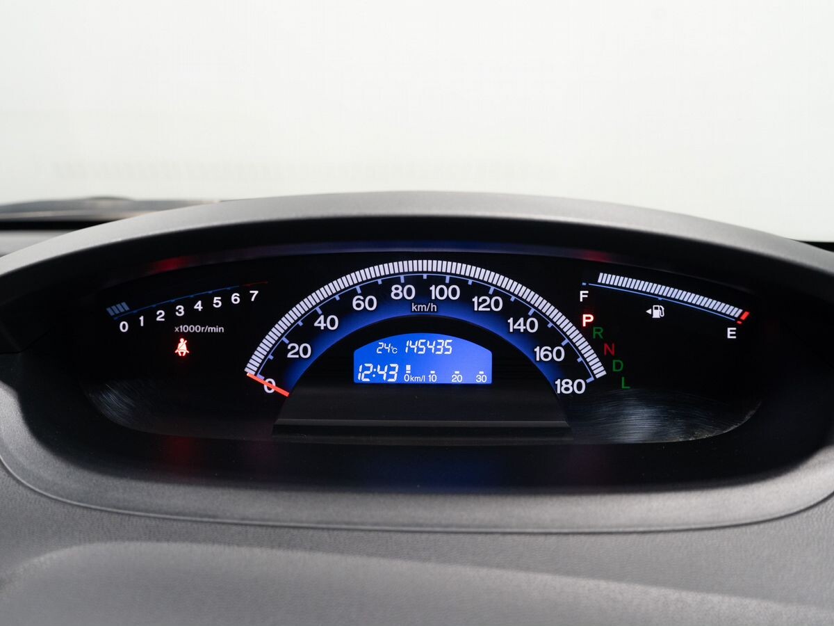 Honda Freed 2012 - фото автомобиля