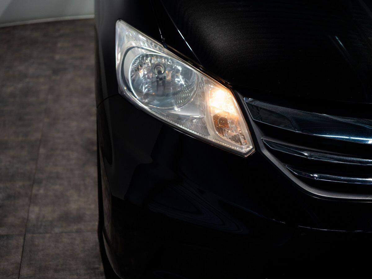 Honda Freed 2012 - фото автомобиля