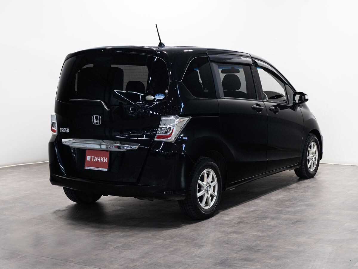 Honda Freed 2012 - фото автомобиля