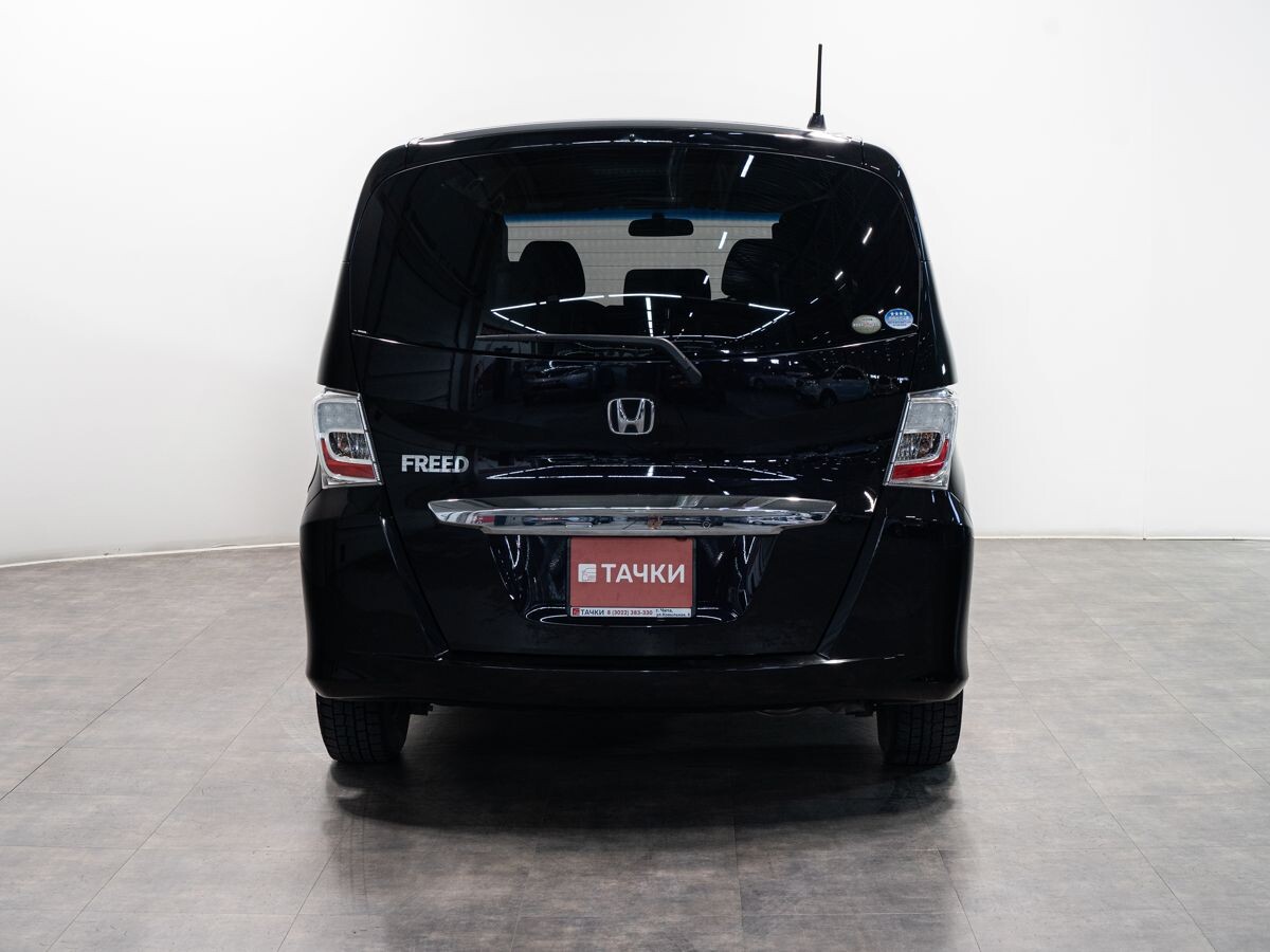 Honda Freed 2012 - фото автомобиля