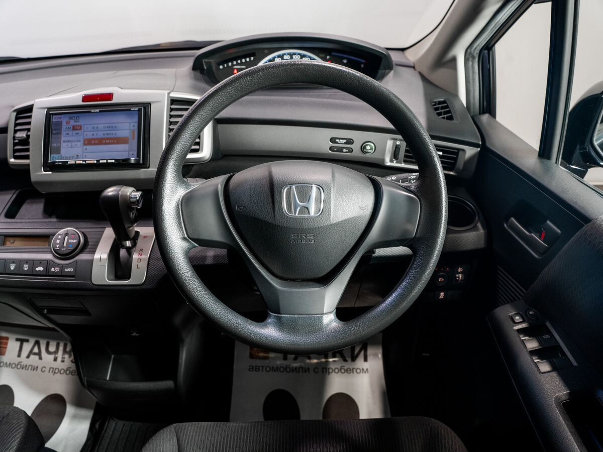 Honda Freed 2012 - фото автомобиля