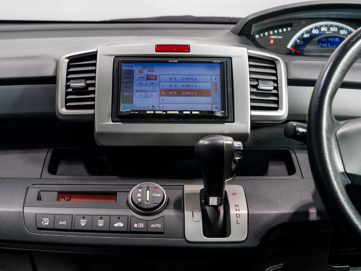 Honda Freed 2012 - фото автомобиля