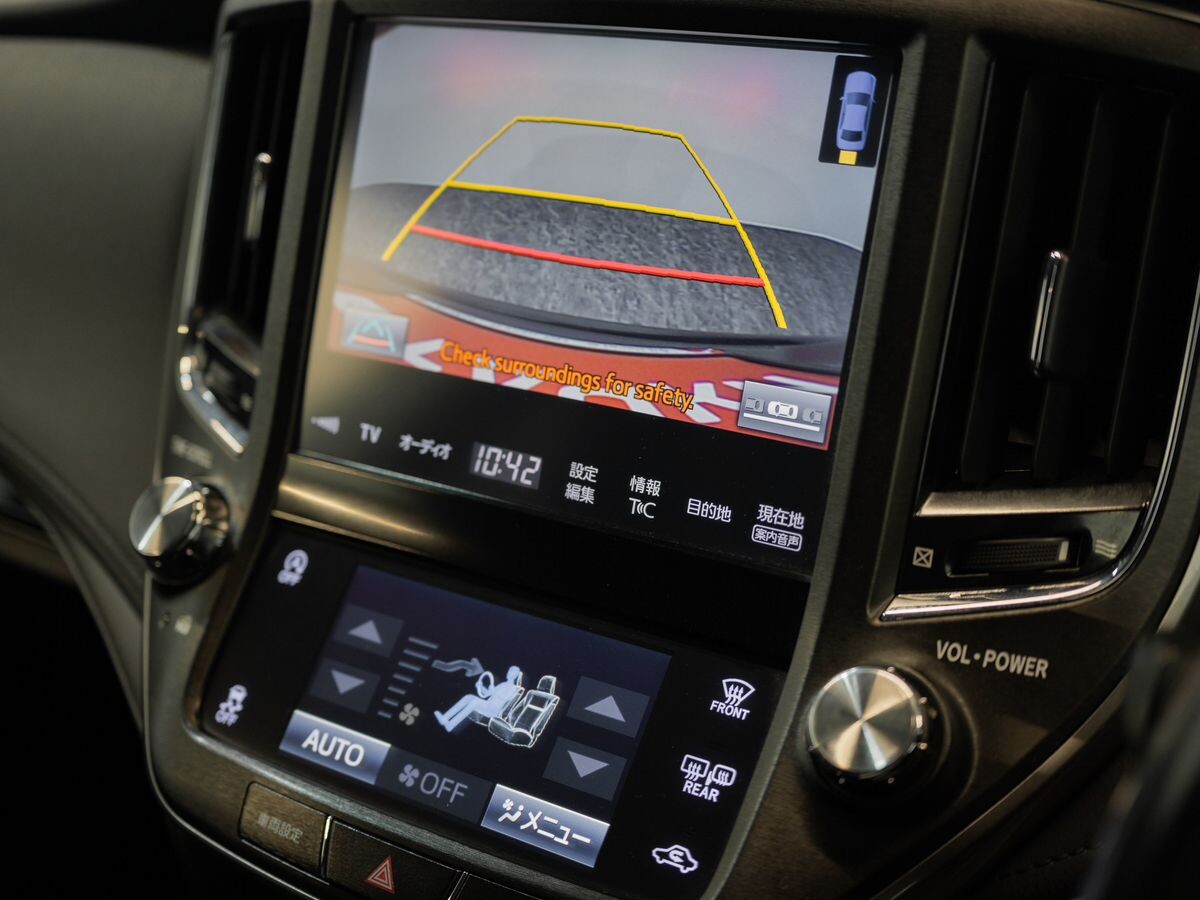 Toyota Crown 2018 - фото автомобиля