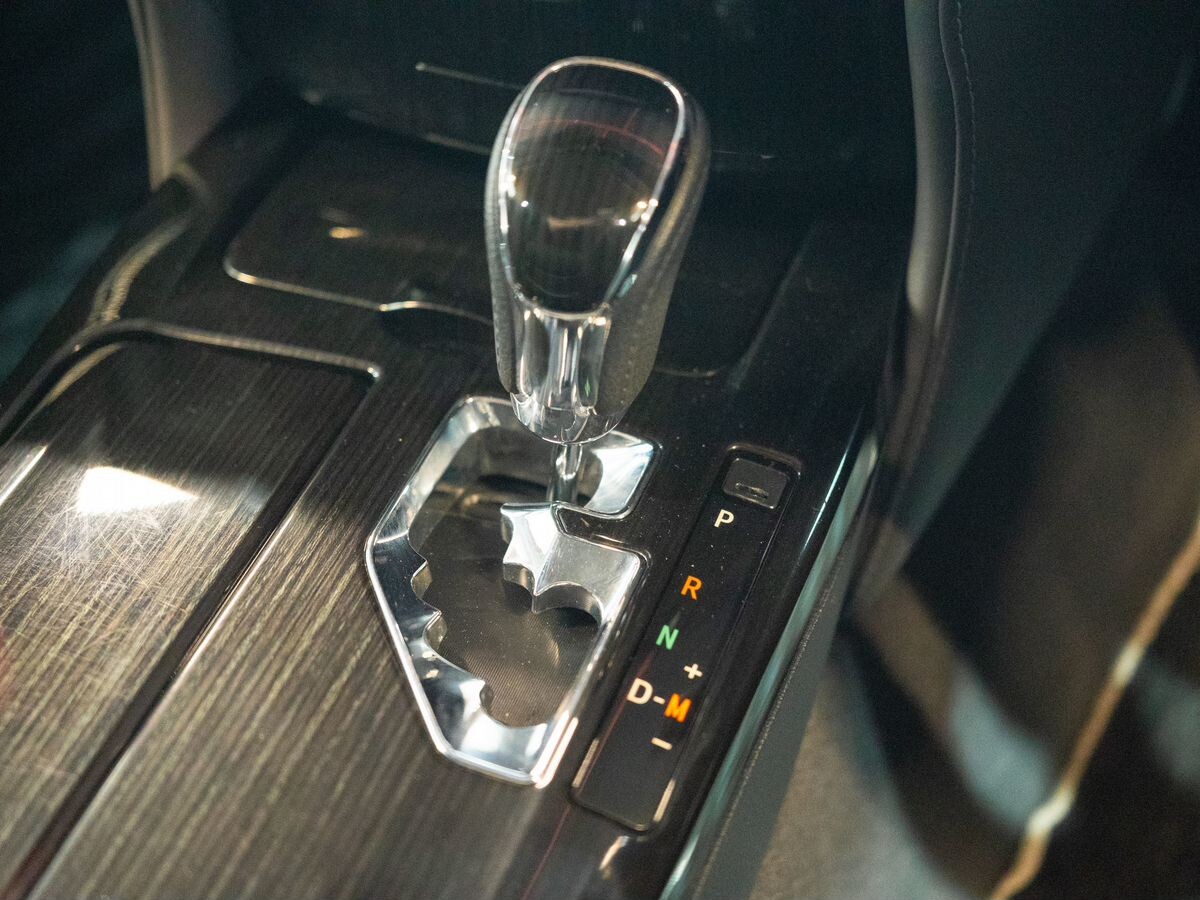 Toyota Crown 2018 - фото автомобиля