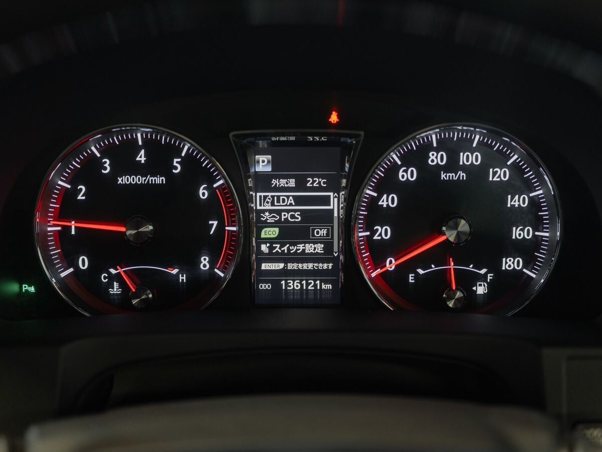 Toyota Crown 2018 - фото автомобиля