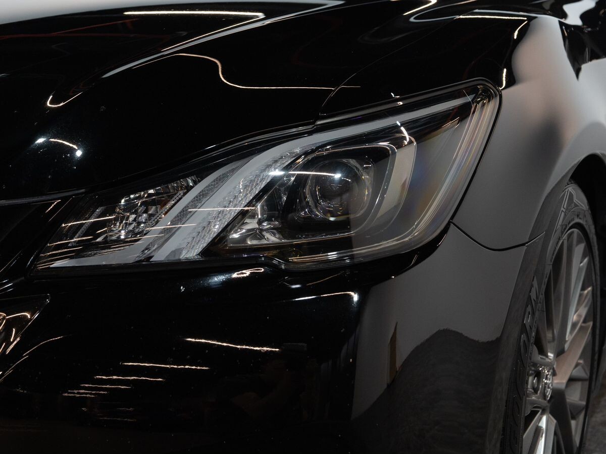 Toyota Crown 2018 - фото автомобиля