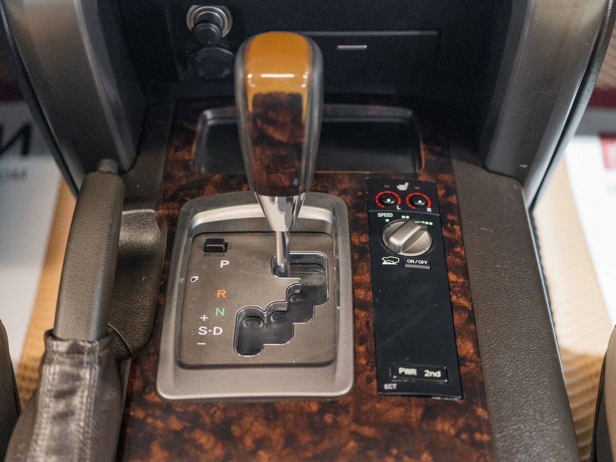Toyota Land Cruiser 2008 - фото автомобиля