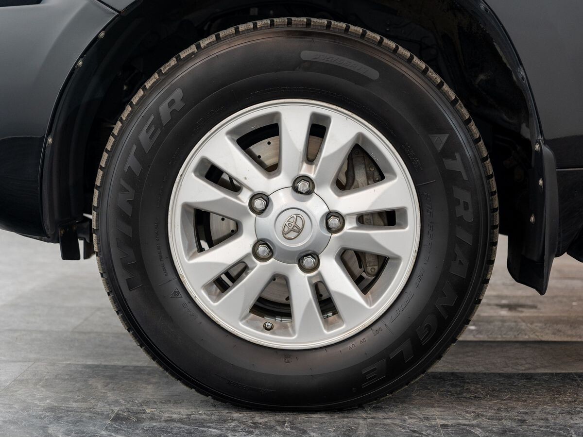 Toyota Land Cruiser 2008 - фото автомобиля