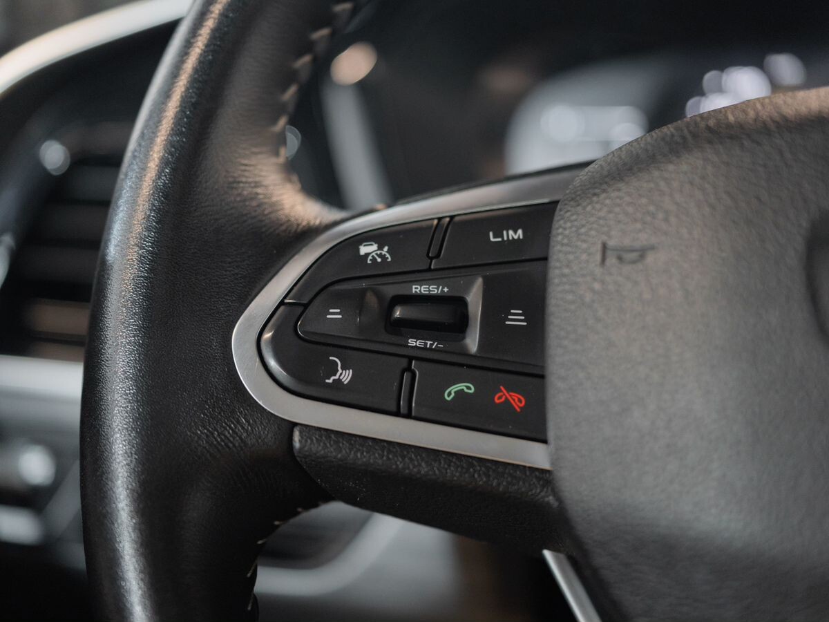 Geely Tugella 2019 - фото автомобиля