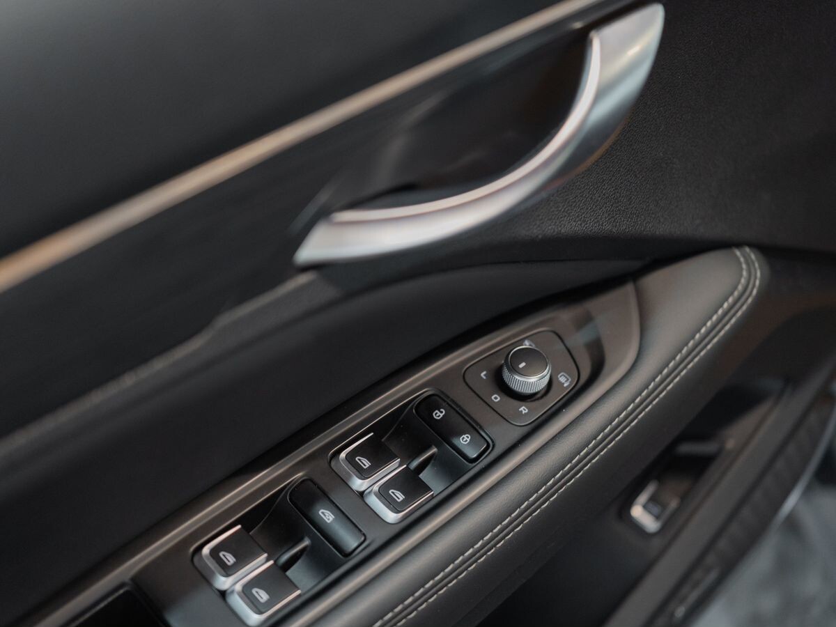 Geely Tugella 2019 - фото автомобиля