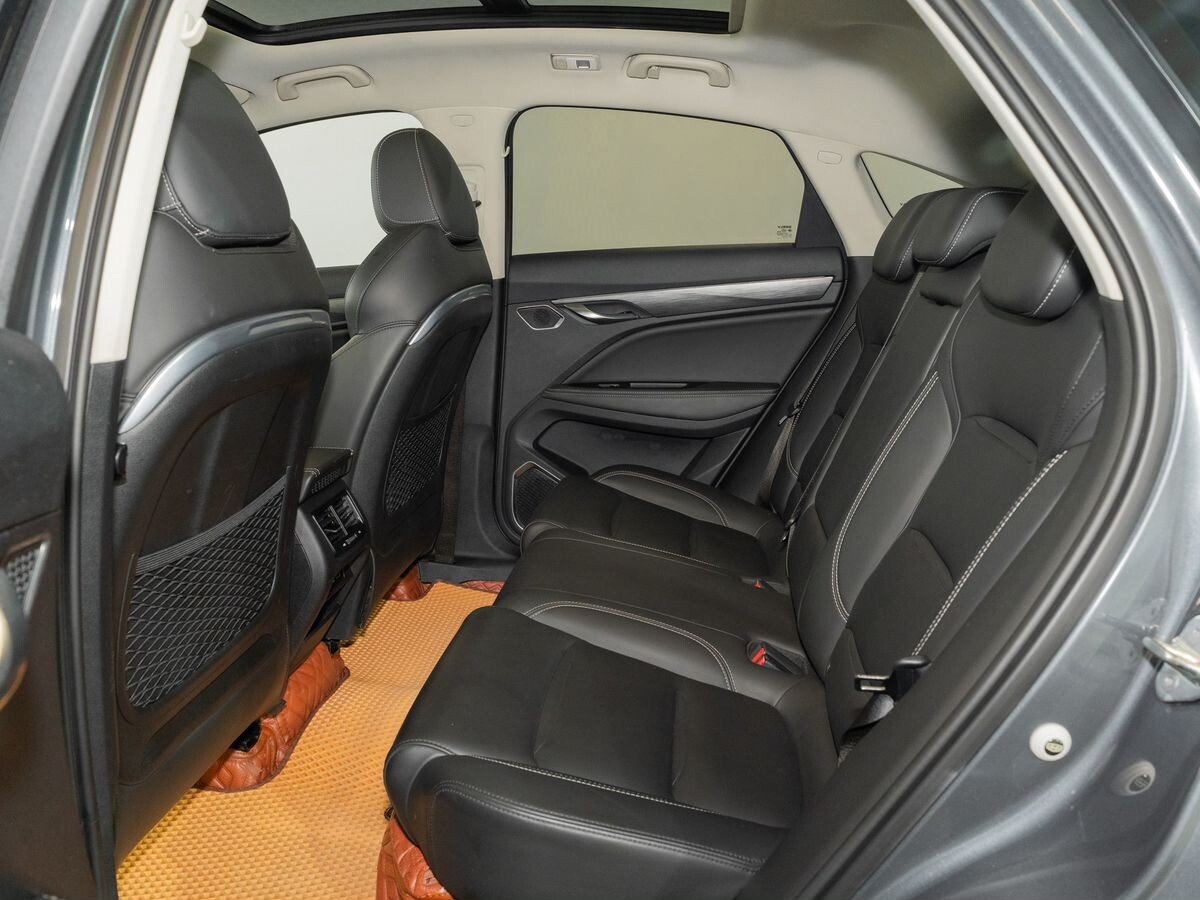Geely Tugella 2019 - фото автомобиля