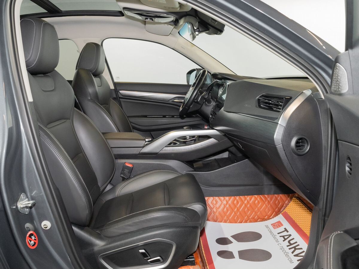 Geely Tugella 2019 - фото автомобиля