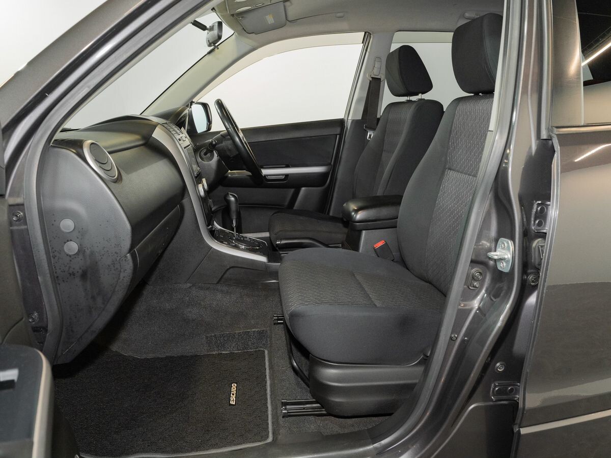 Suzuki Escudo 2013 - фото автомобиля