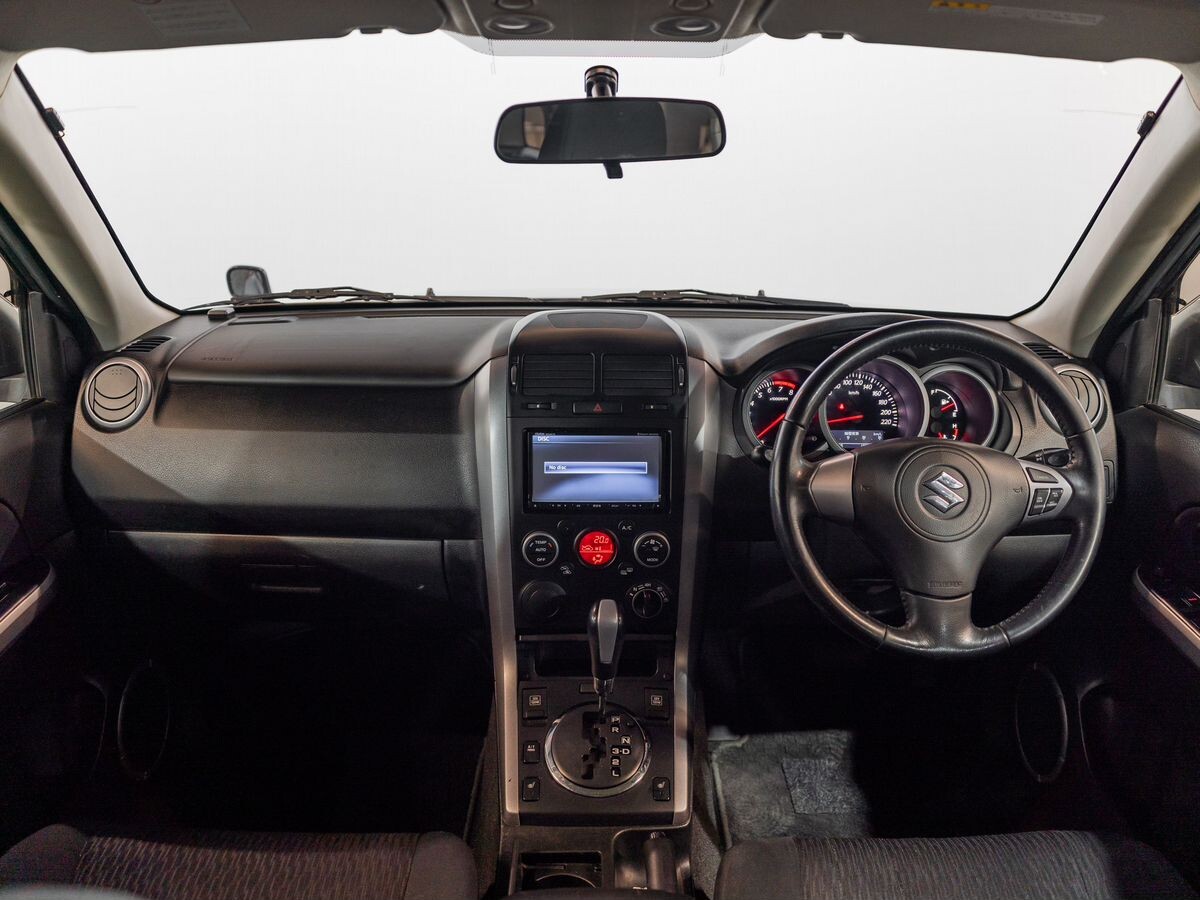 Suzuki Escudo 2013 - фото автомобиля