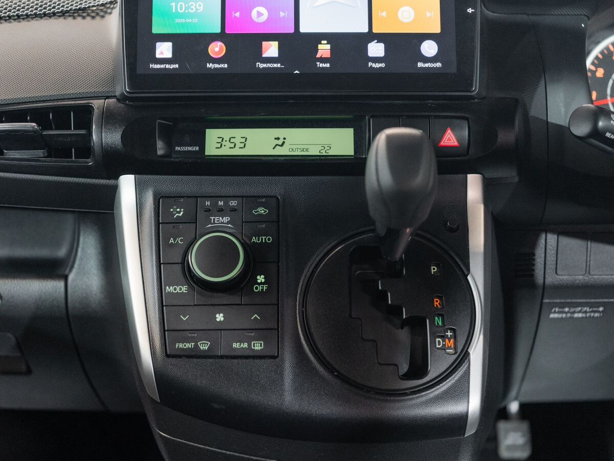 Toyota Wish 2010 - фото автомобиля