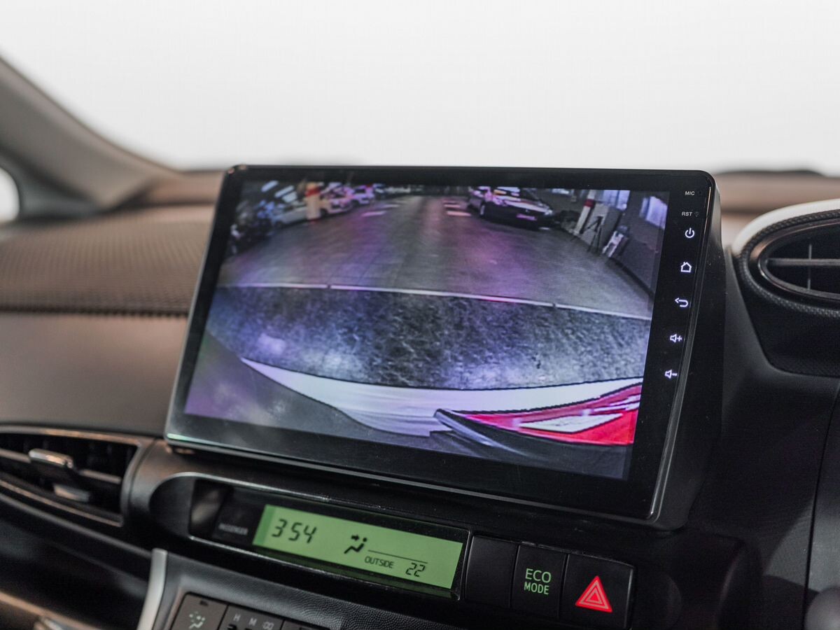 Toyota Wish 2010 - фото автомобиля