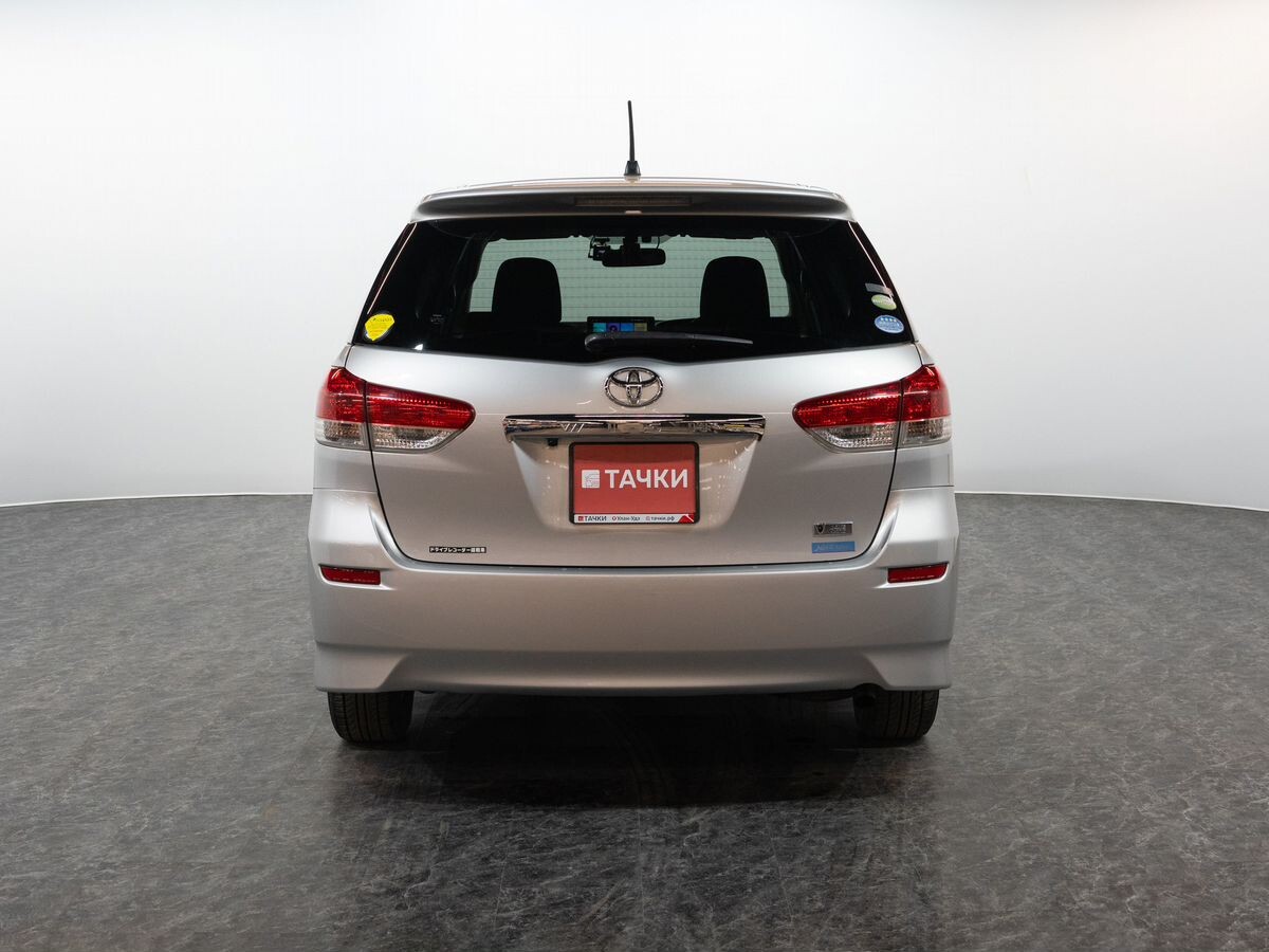 Toyota Wish 2010 - фото автомобиля