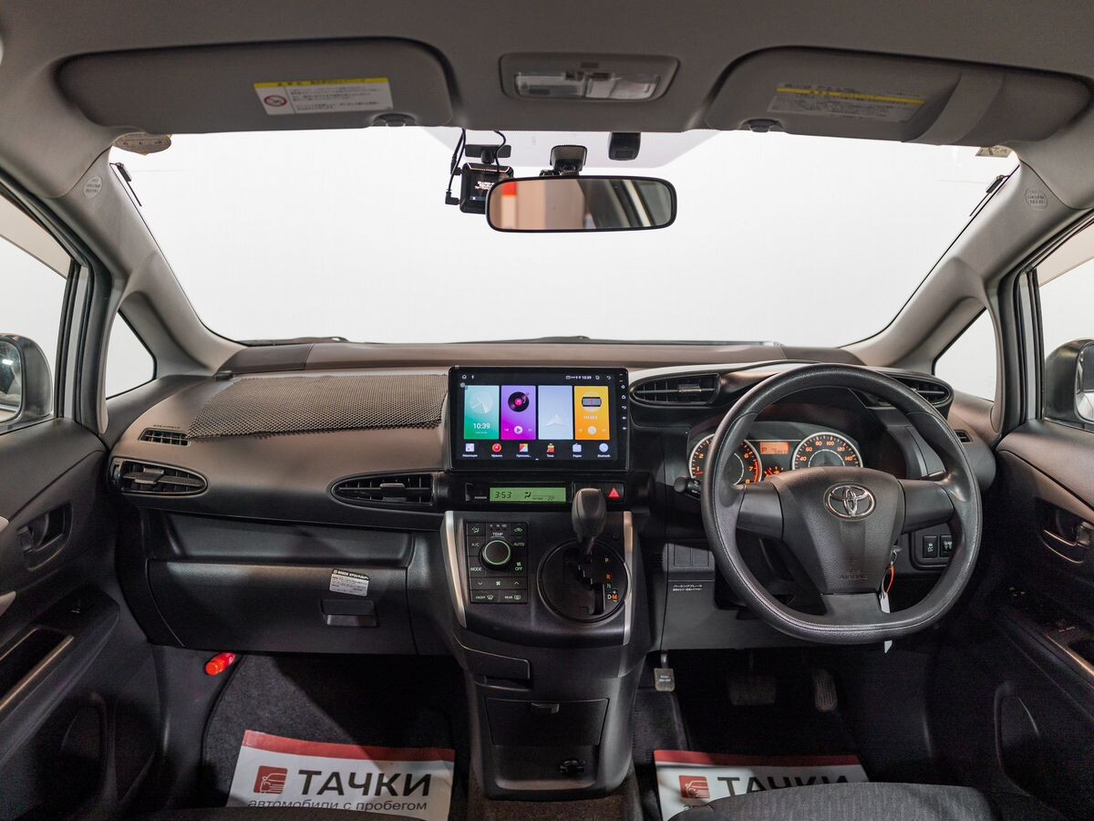 Toyota Wish 2010 - фото автомобиля