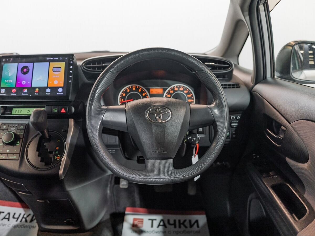 Toyota Wish 2010 - фото автомобиля