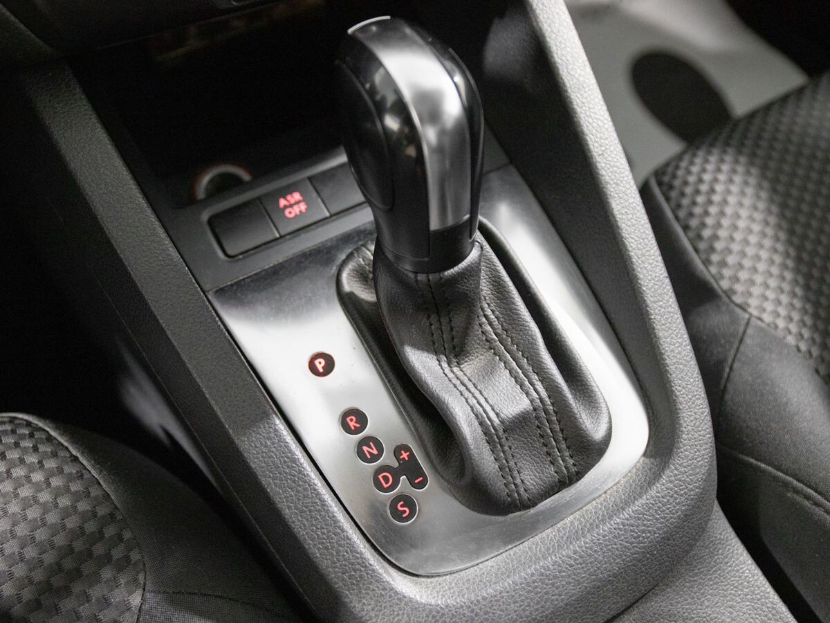 Volkswagen Jetta 2012 - фото автомобиля