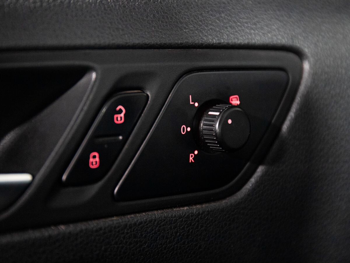 Volkswagen Jetta 2012 - фото автомобиля