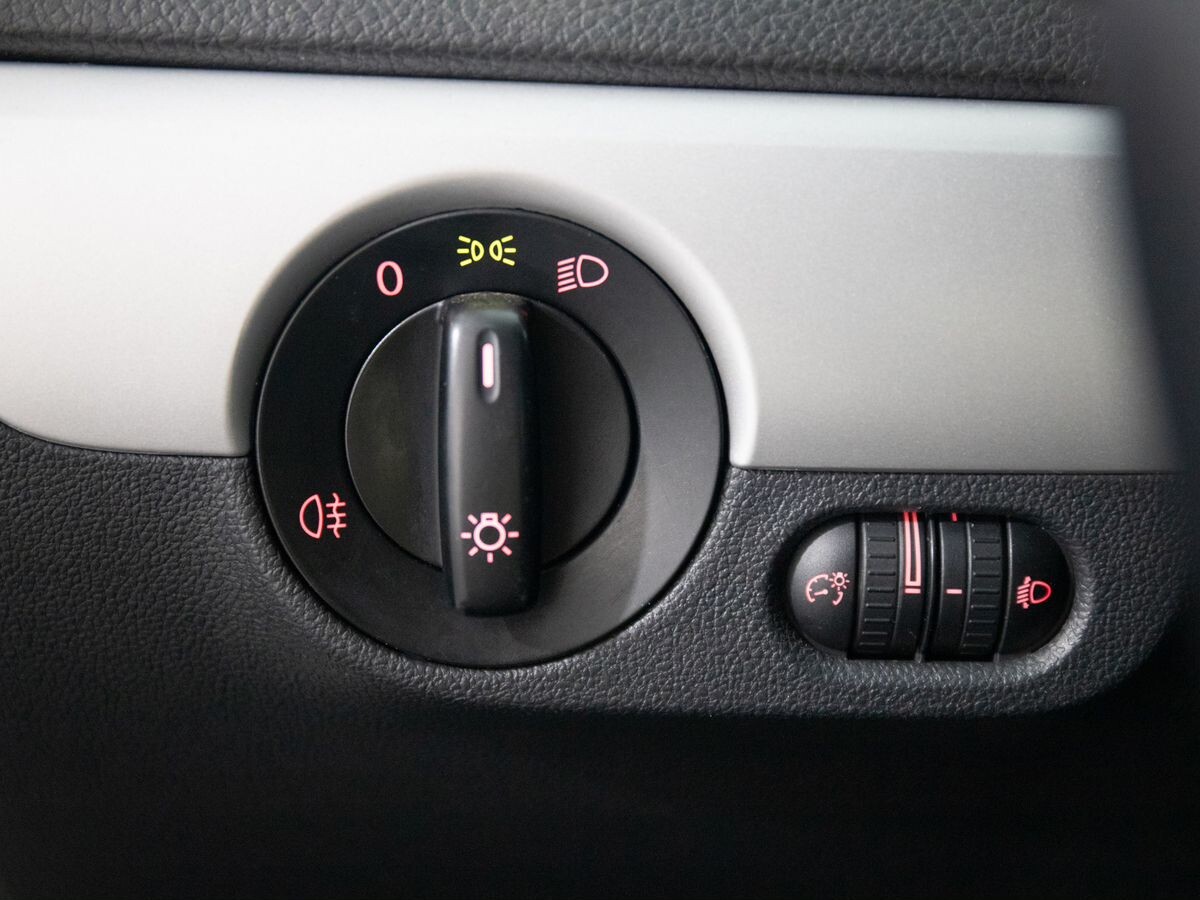 Volkswagen Jetta 2012 - фото автомобиля