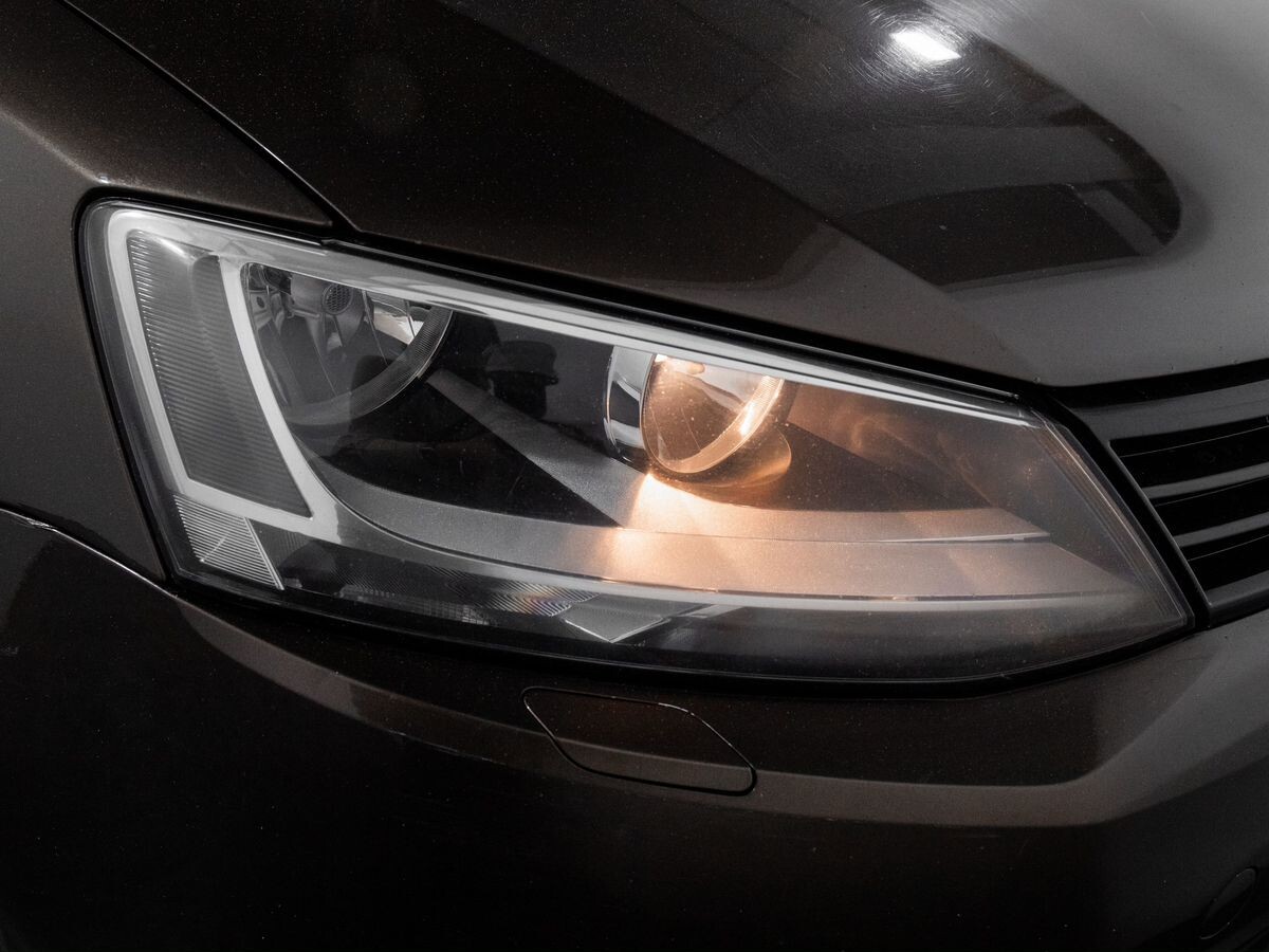 Volkswagen Jetta 2012 - фото автомобиля