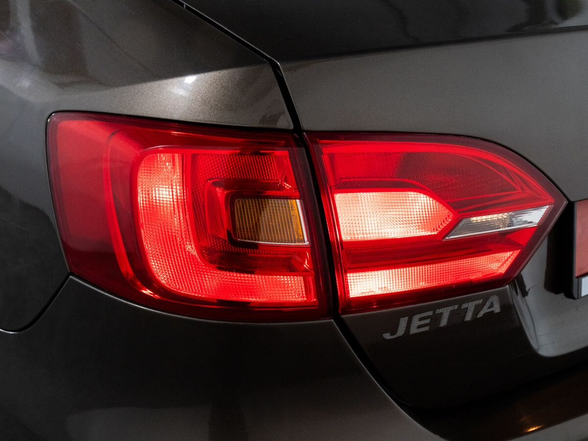 Volkswagen Jetta 2012 - фото автомобиля