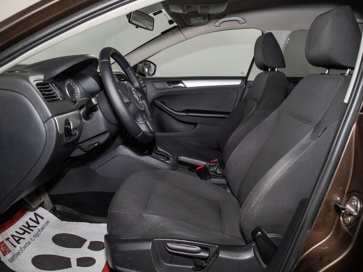 Volkswagen Jetta 2012 - фото автомобиля