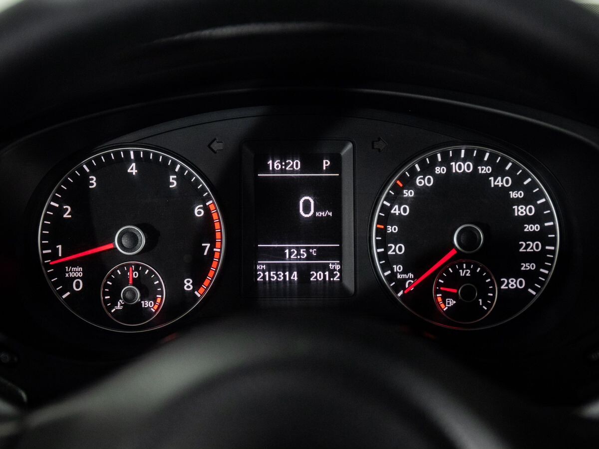 Volkswagen Jetta 2012 - фото автомобиля