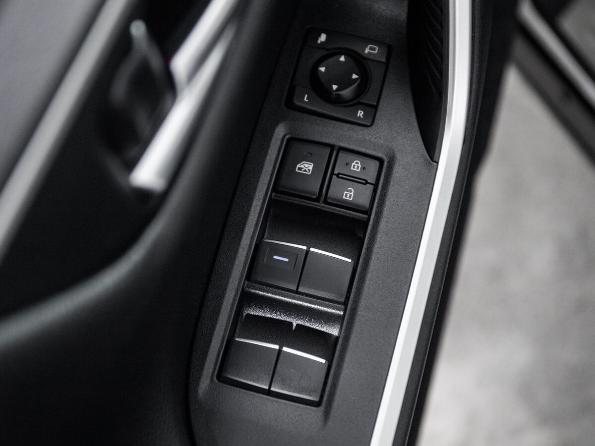 Toyota RAV4 2021 - фото автомобиля