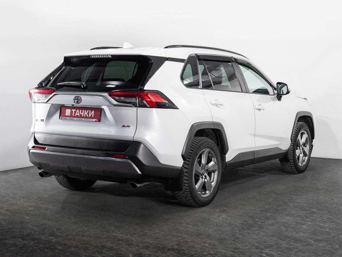 Toyota RAV4 2021 - фото автомобиля