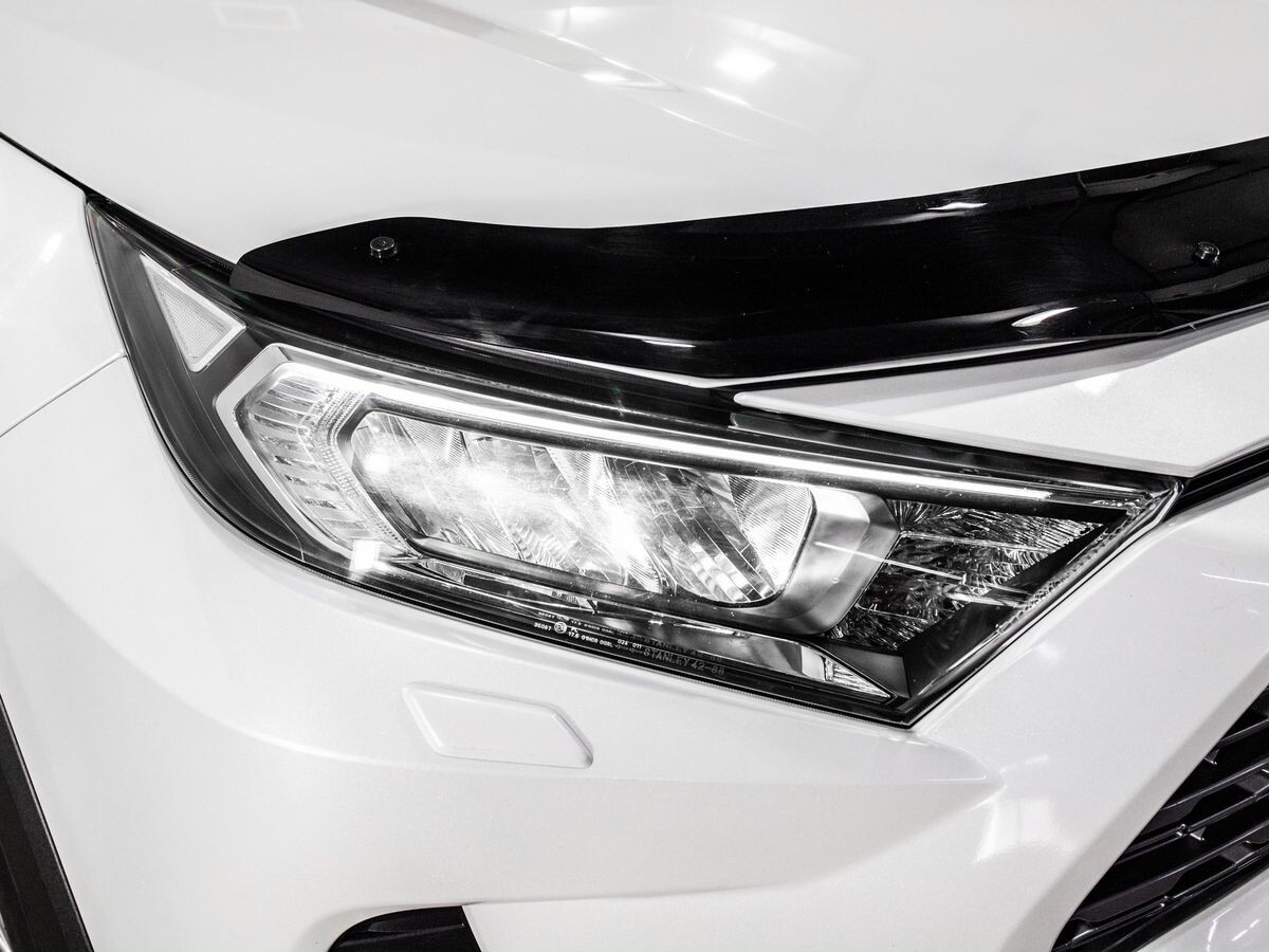 Toyota RAV4 2021 - фото автомобиля